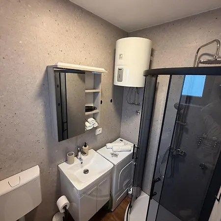 A & B Apartman *