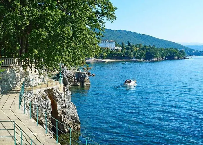 公寓 A & B 洛夫兰